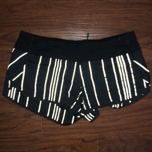 Lululemon speed up short with reflective stripes